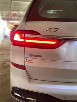 بی ئێم دەبڵیو X7